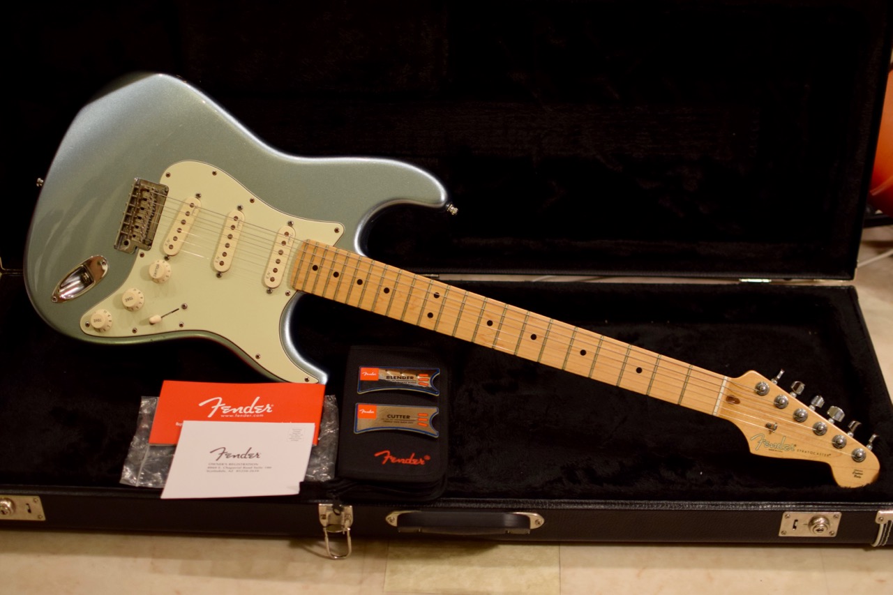 Fender USA 2013 American Deluxe Stratocaster Plus | LINER NOTES
