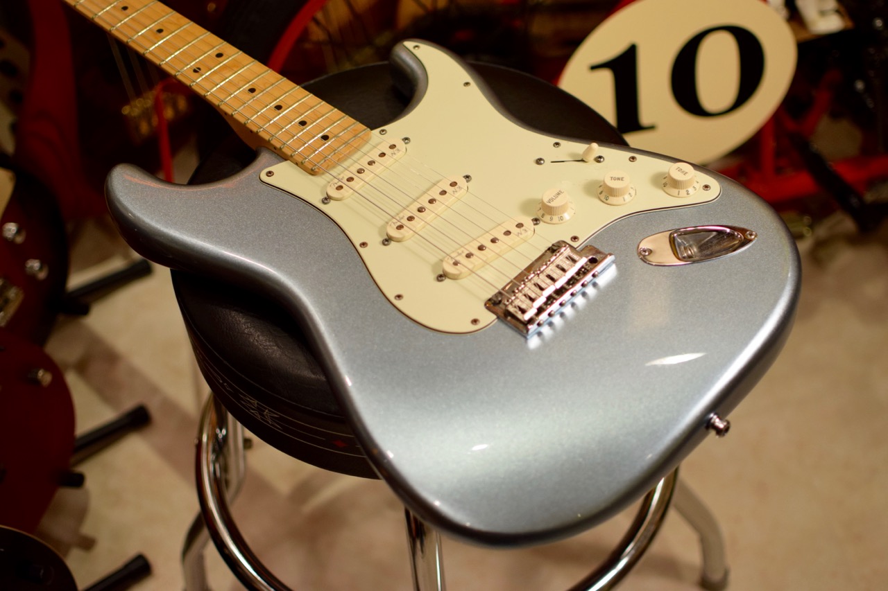 Fender USA 2013 American Deluxe Stratocaster Plus | LINER NOTES
