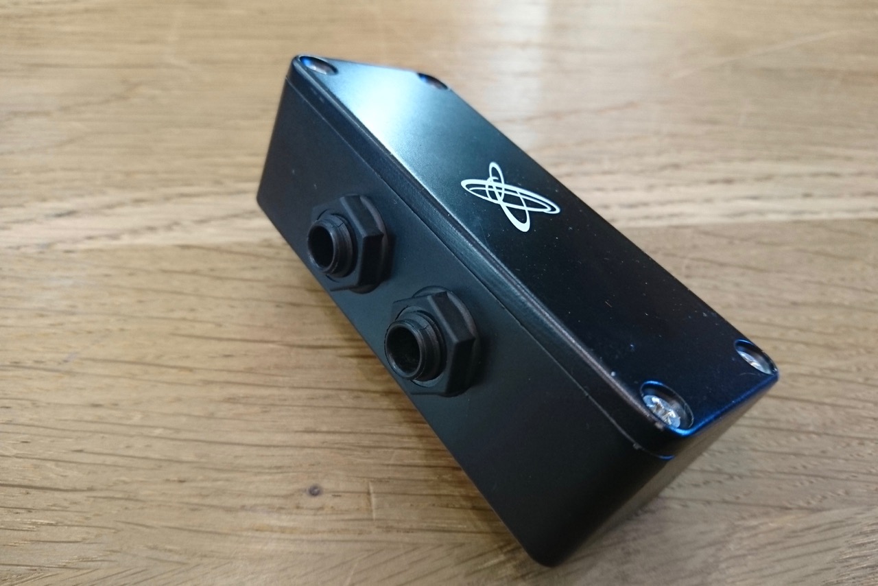 ONE CONTROL Minimal Series Pedal Board Junction Box LINER NOTES