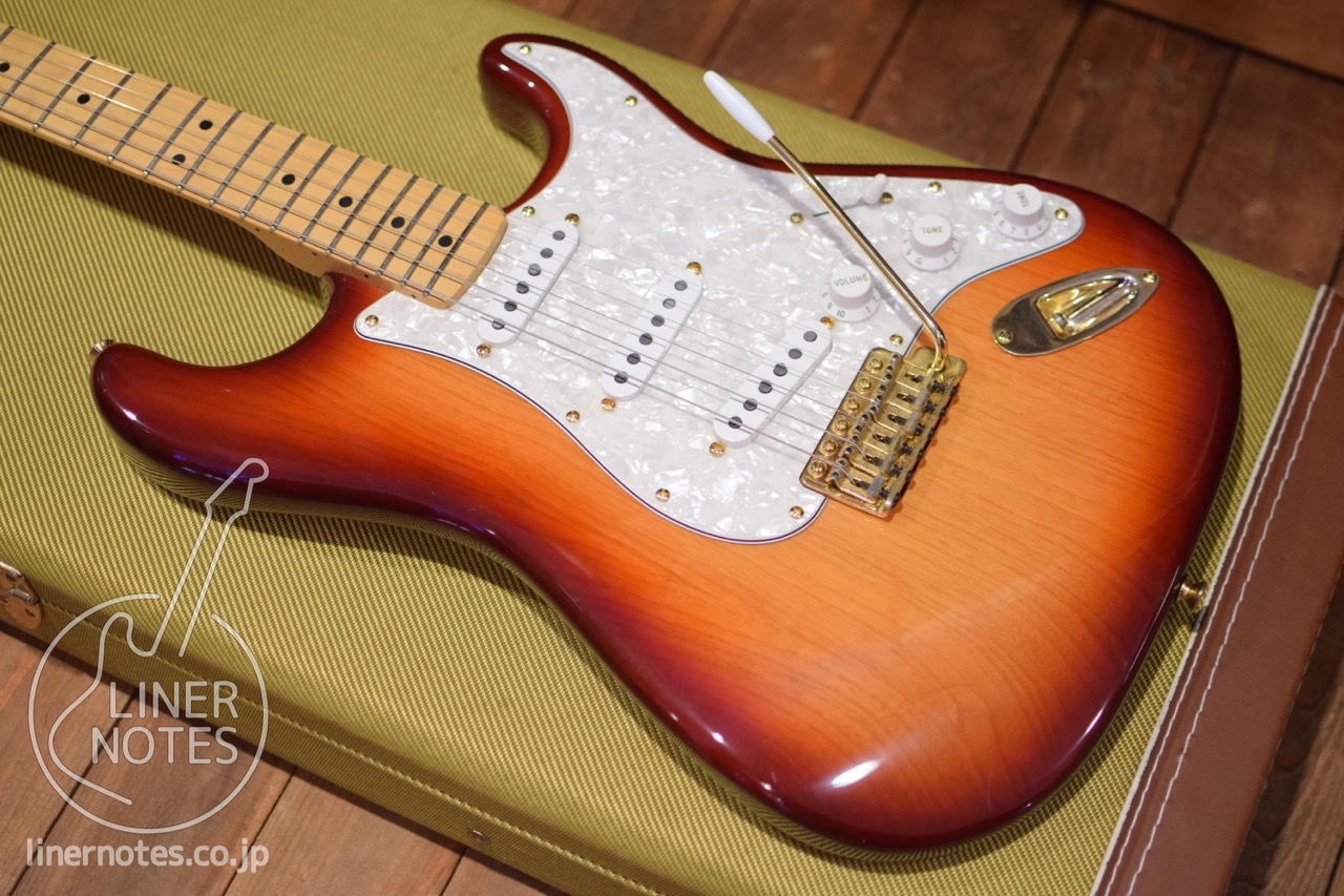 Fender Mexico 2009 Deluxe Player's Stratocaster (Cherry Sunburst