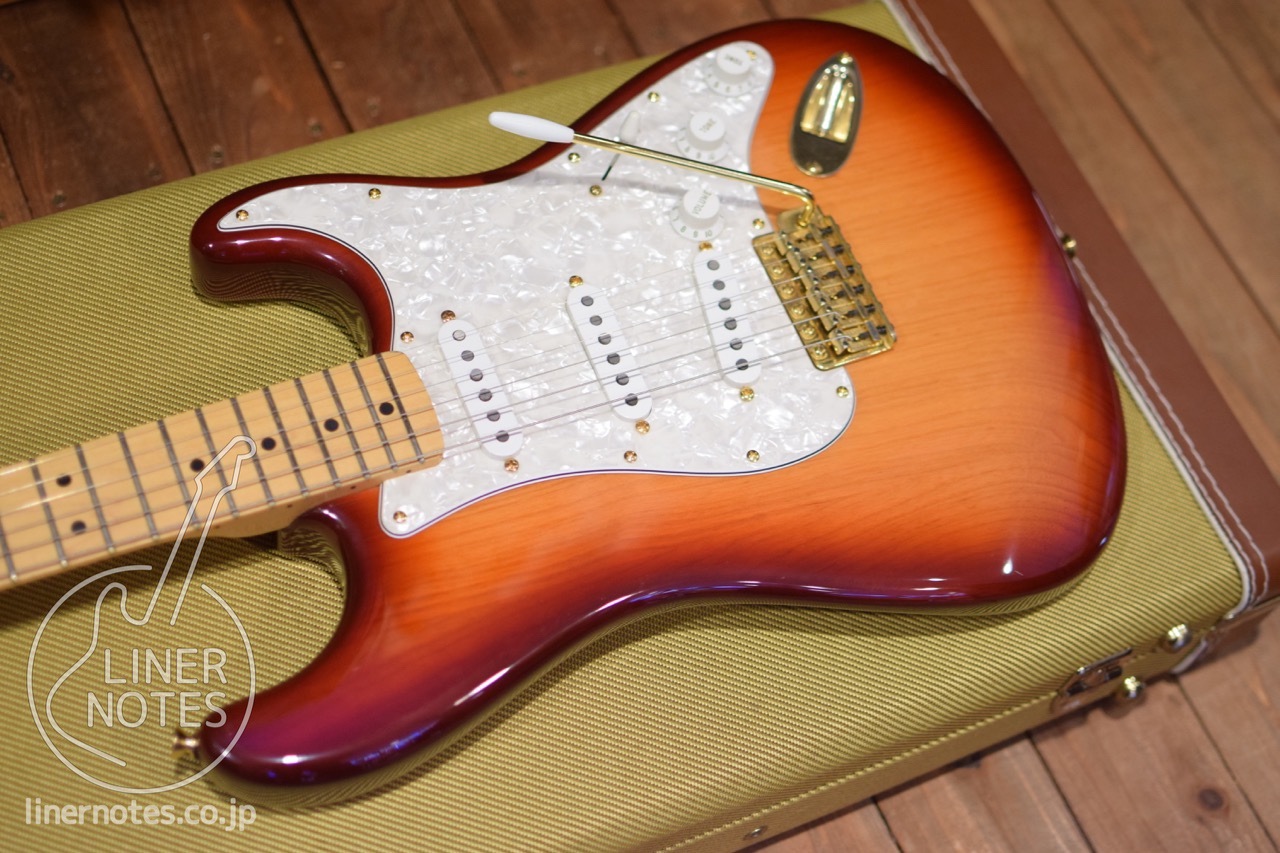 Fender Mexico 2009 Deluxe Player's Stratocaster (Cherry Sunburst