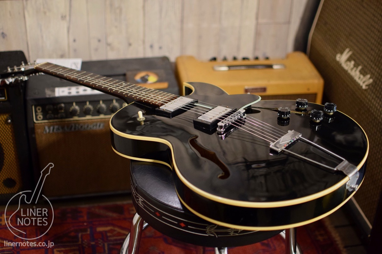 Gibson 2000 ES-135 (Ebony) | LINER NOTES